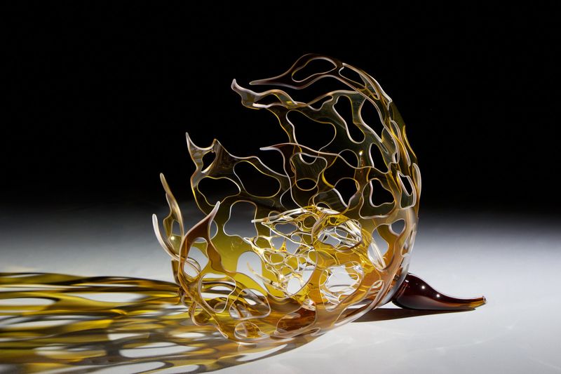 Kareha (Lotus), 2015. Blown and carved glass, gold lustre. By Yusuke Takemura.